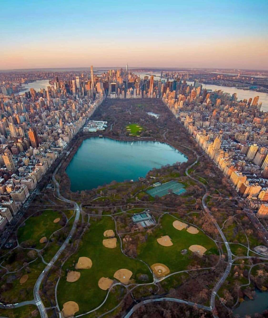 Age of Booty żegluje do handheldów