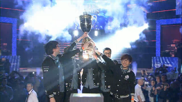 Team SoloMid dosłownie zgniotło rywali i zdobyło tytuł Mistrza Świata League of Legends