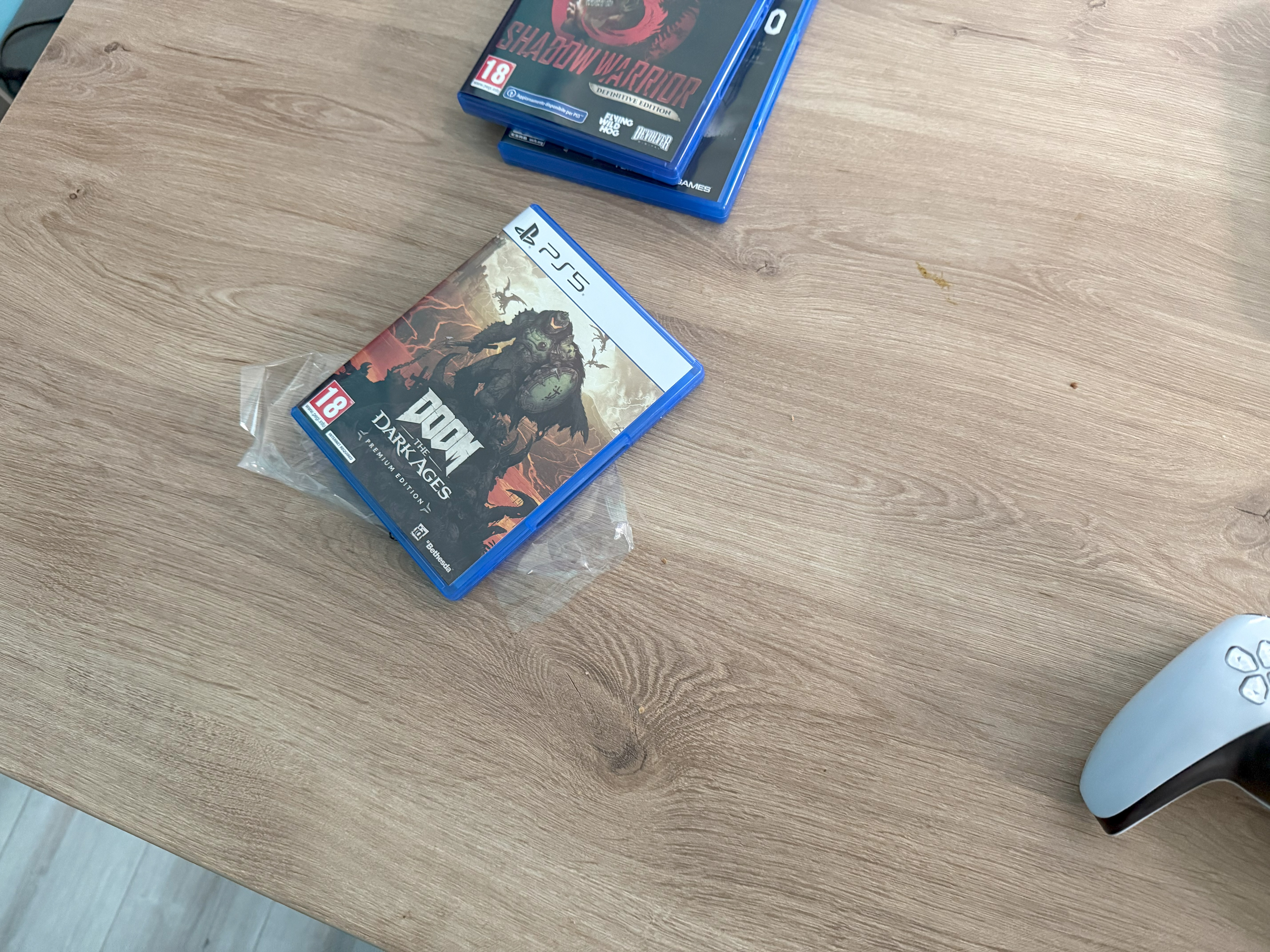 DOOM The Dark Ages z haczykiem w wersji pudełkowej na PS5. Użytkownik PPE.pl zdradza istotny szczegół