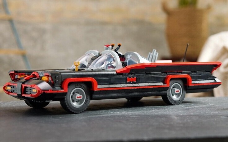 Coś dla fanów Batmana - klasyczny pojazd Batmobil z DC teraz za 499 zł zamiast 659 zł