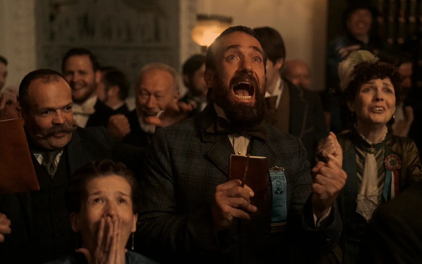 Śmierć od pioruna (2025) - recenzja serialu [Netflix] Zamach na prezydenta