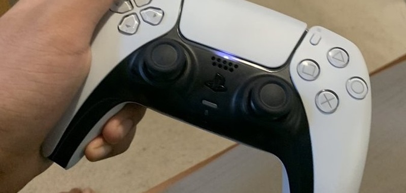 PS5 DualSense na nowym filmie. Kontroler ma zapewnić 3-4 godzin dłuższej rozgrywki niż DualShock 4