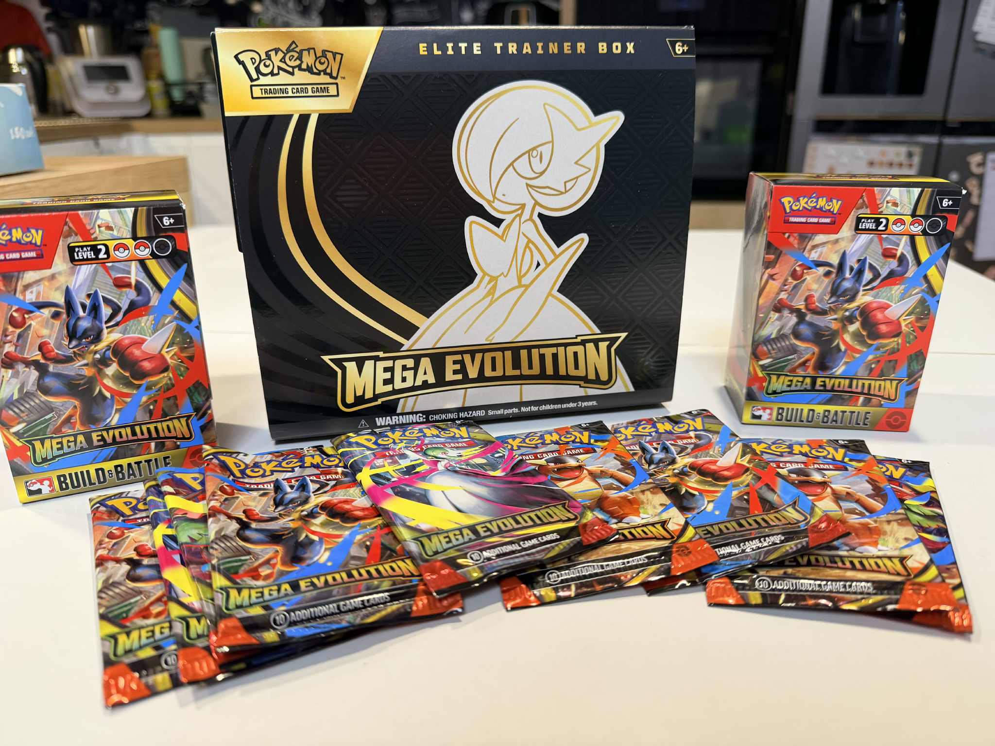 Pokémon TCG: Mega Evolution - Phantasmal Flames