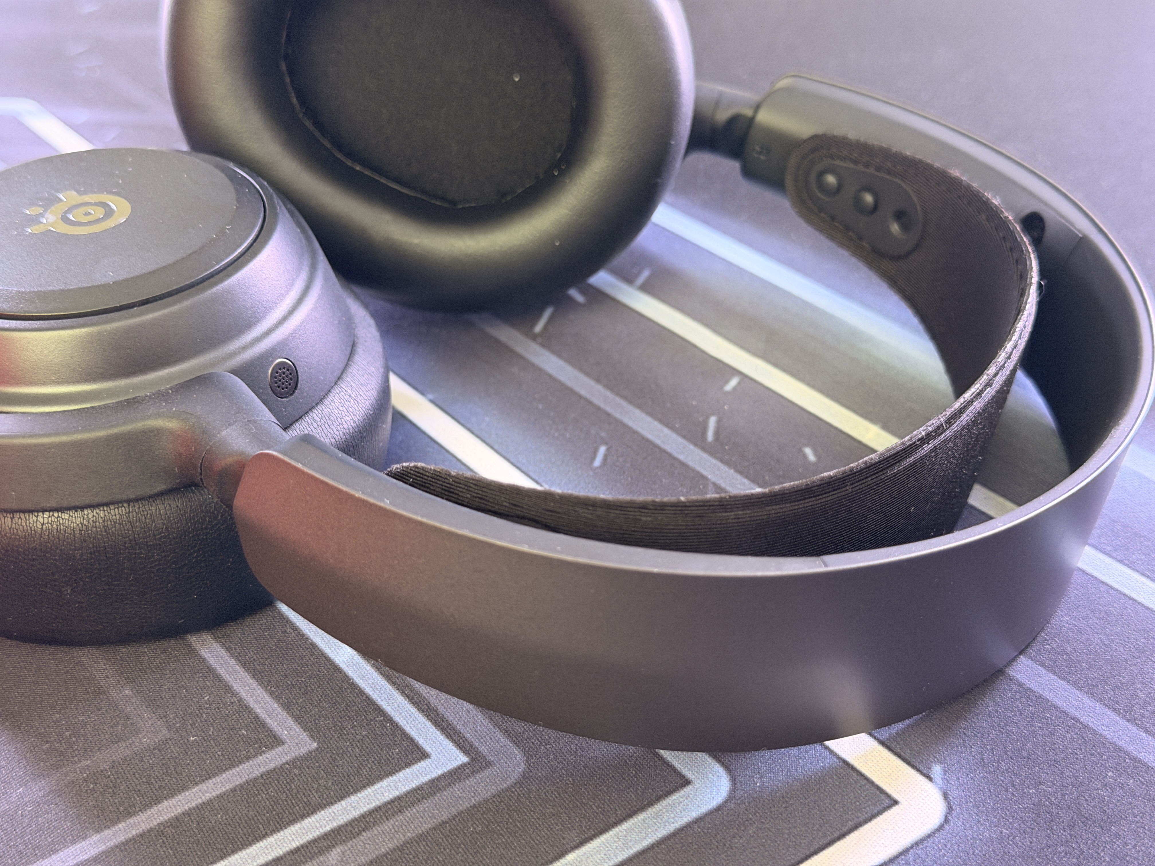 SteelSeries Arctis Nova Pro Omni_1