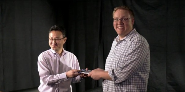 Zabawny filmik na którym Shuhei Yoshida i Adam Boyes wymieniają się grą, został nagrodzony
