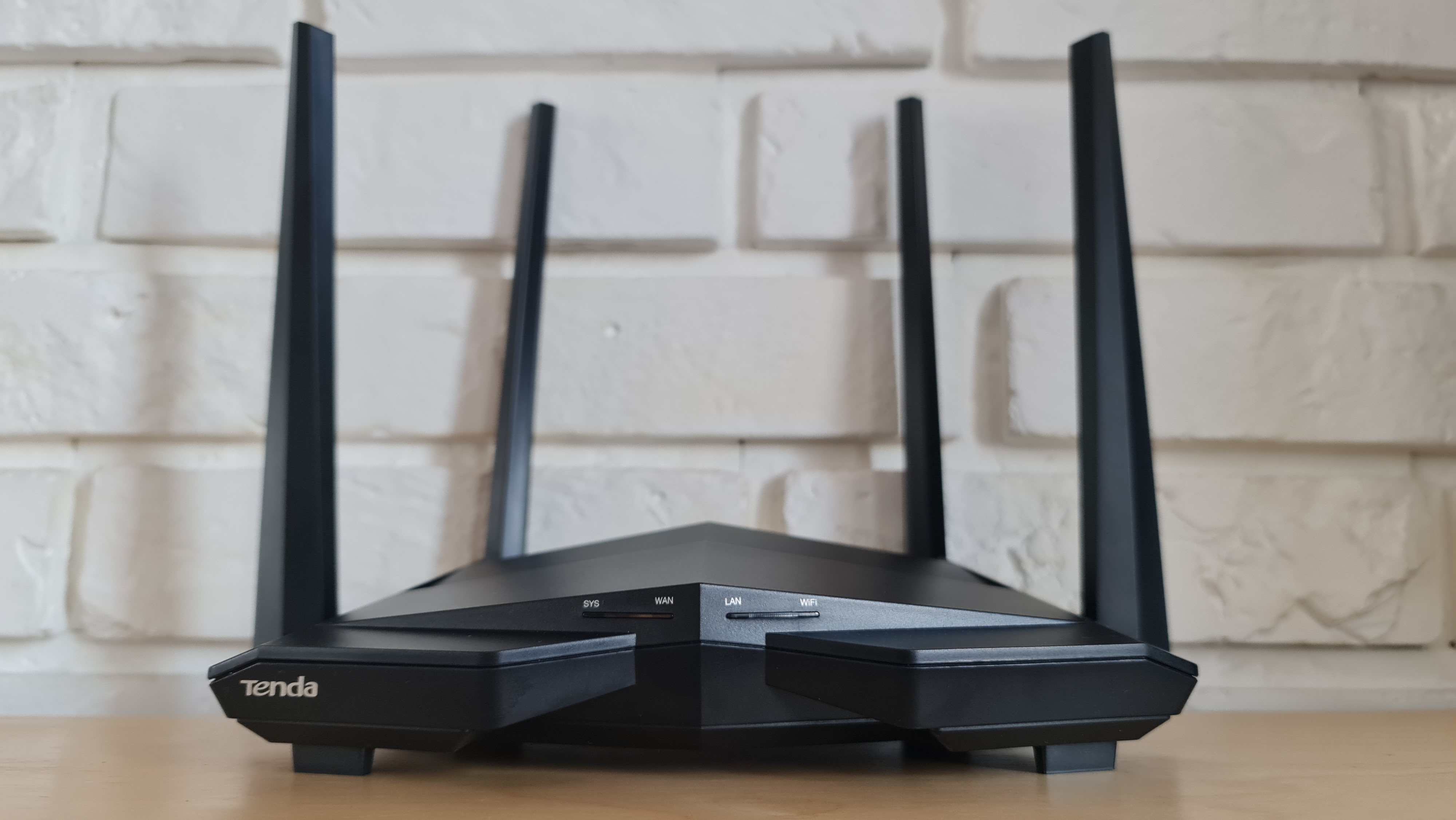 Tenda AC10 – recenzja taniego routera. Co możemy otrzymać za około 150 zł?