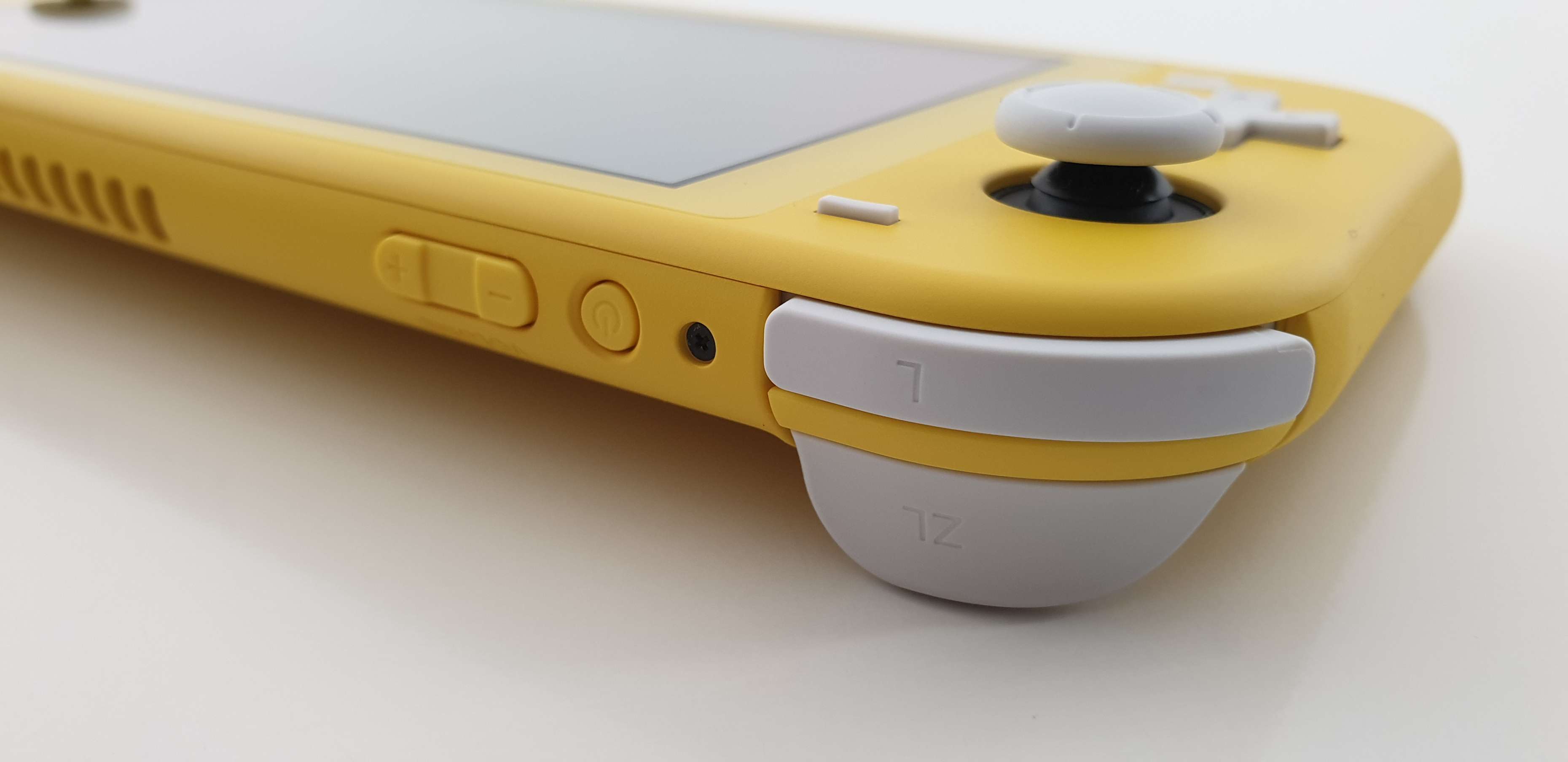 Nintendo Switch Lite 7
