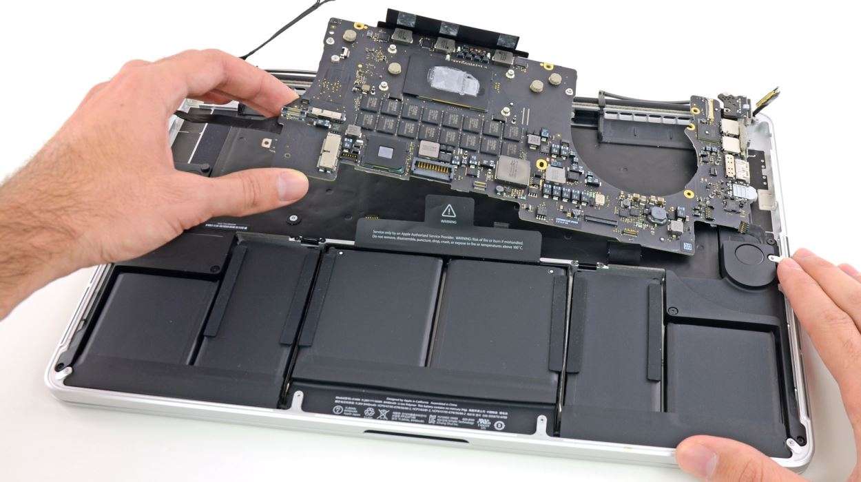 Nowsze komputery Mac nie do naprawienia na własną rękę. Software&#039;owa przeszkoda Apple
