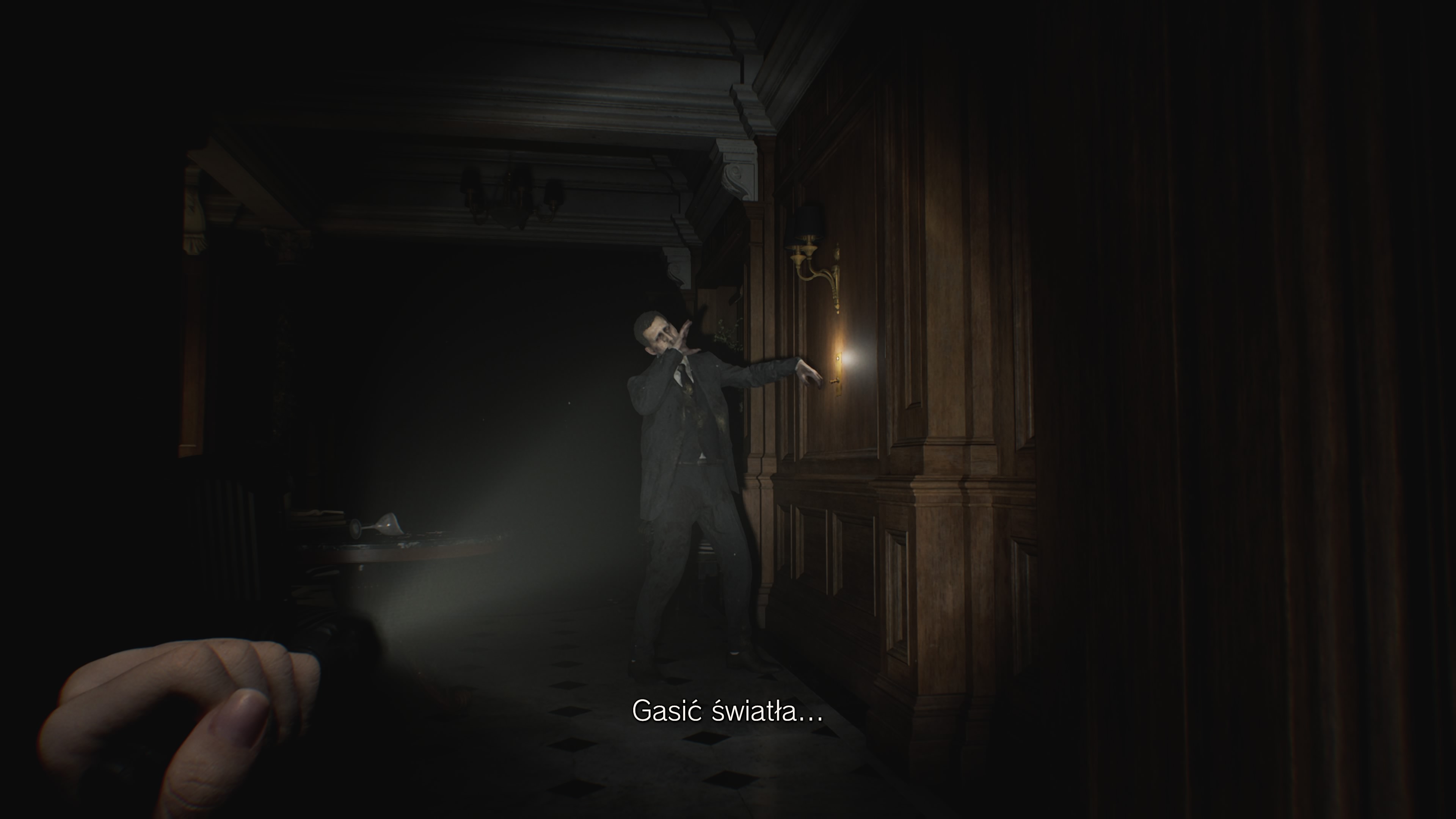 Resident Evil Requiem - Grace: hol posiadłości, biuro ochrony, skrzydło zachodnie, kuchnia, pistolet