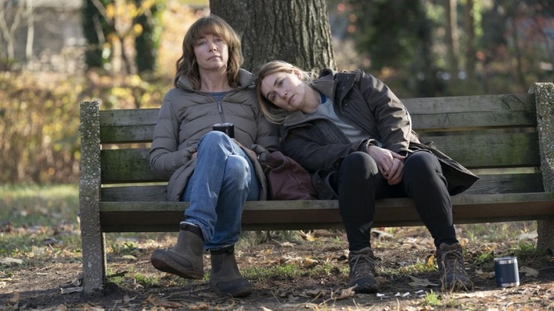 Mare z Easttown (2021) - recenzja po 5 odcinkach [HBO]. Śledztwo