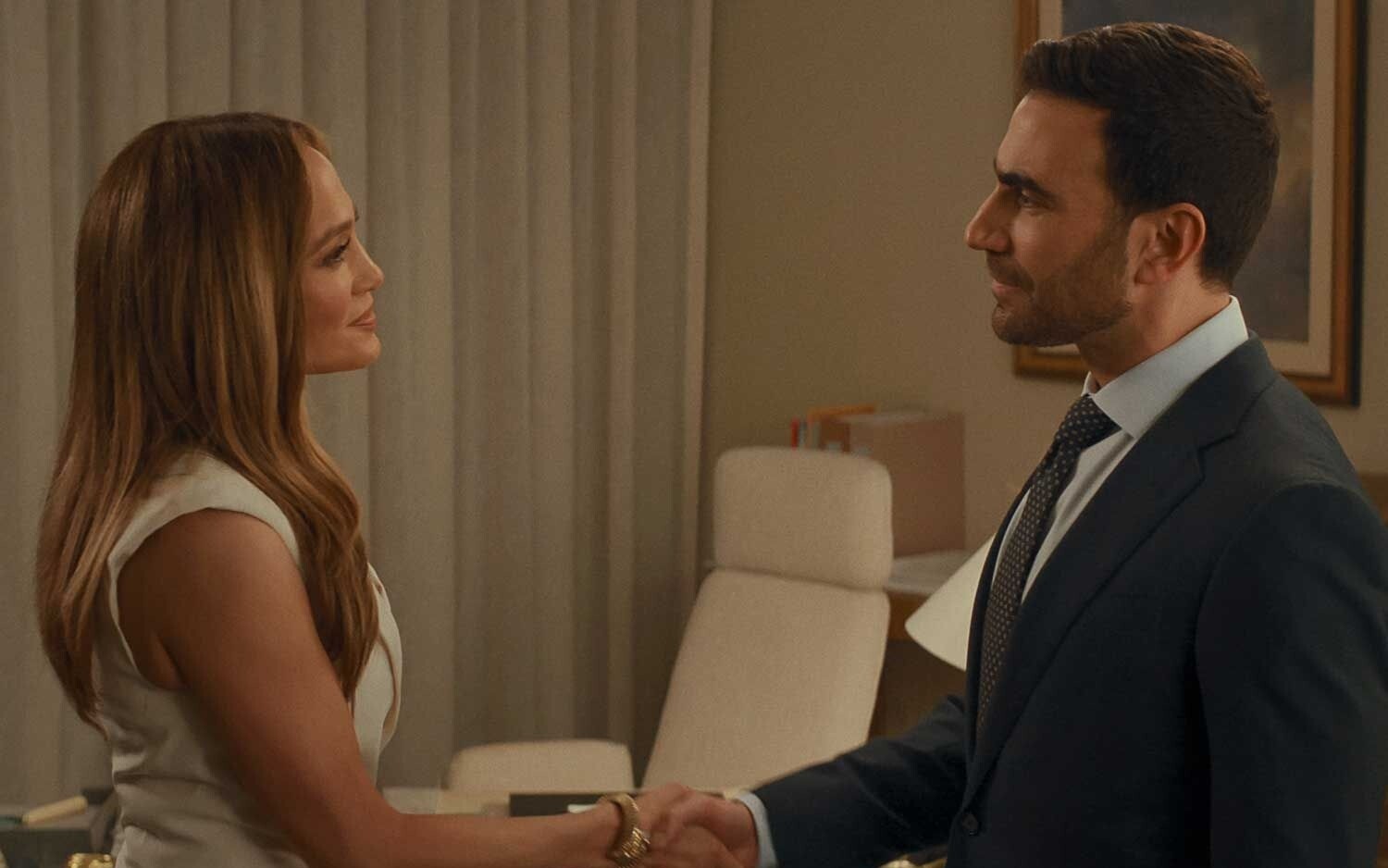 Jennifer Lopez i Brett Goldstein będą mieli Biurowy romans. Zobacz zwiastun nowej komedii Netflixa!
