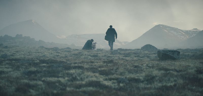 Lamb (2021) - recenzja filmu [Gutek Film]. Niespodziewany dar od matki natury?