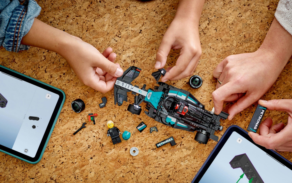 Mniejszy zestaw LEGO z bolidem F1 - Mercedesem - teraz za rekordowe 60 zł