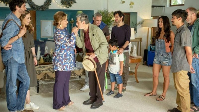 Święta u zrzędów (2021) - recenzja filmu [Netflix]. Feliz navidad