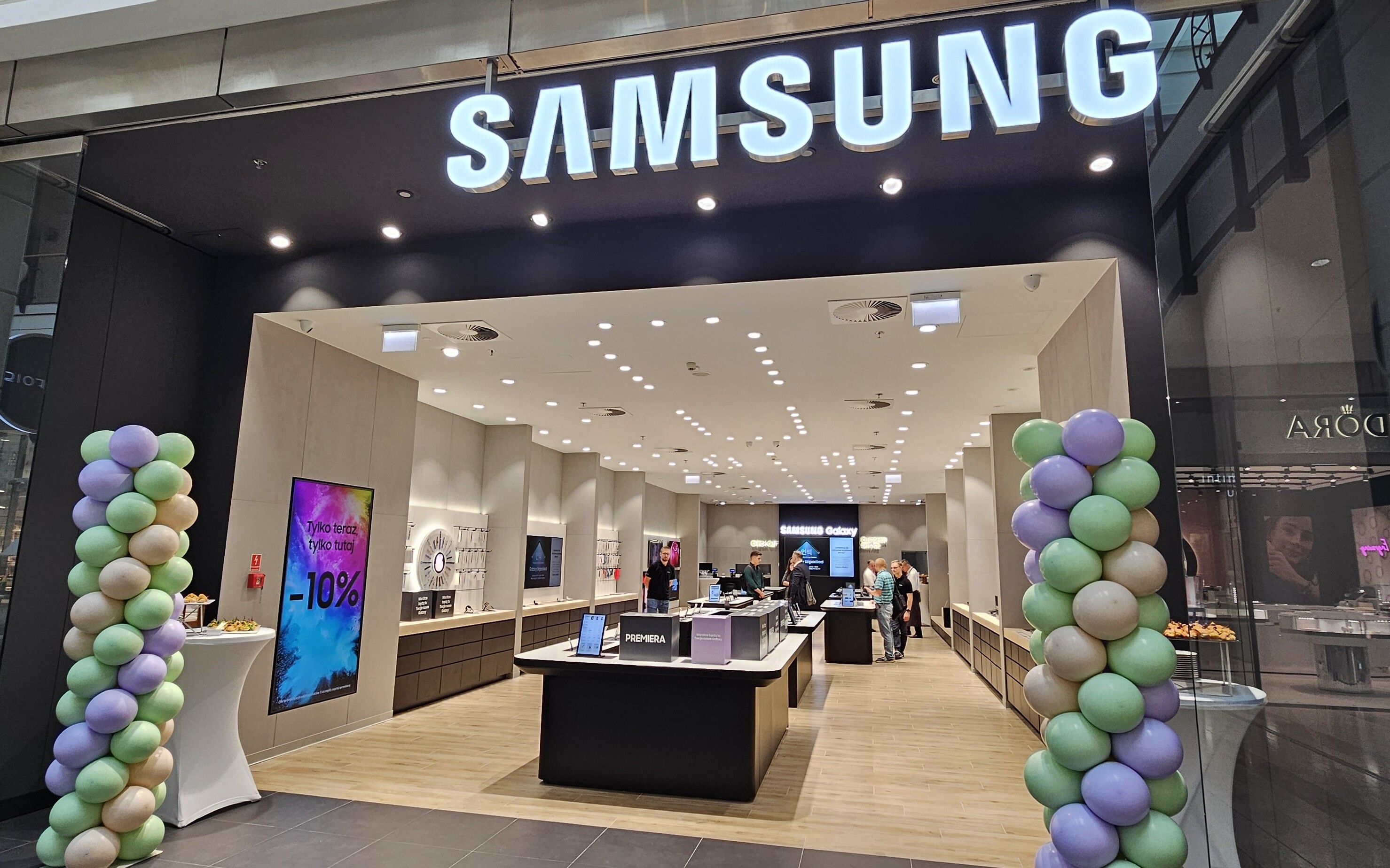 Samsung brand store