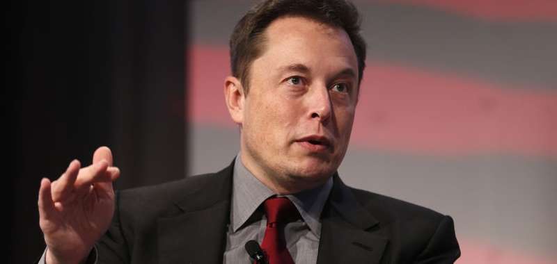 Elon Musk ma w planach jak najszybciej połączyć ludzki mózg z komputerem