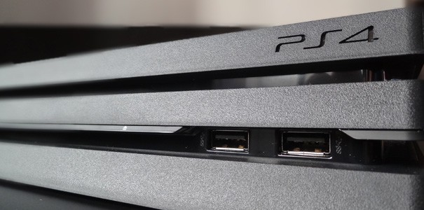Mamy PlayStation 4 Pro. Jak nowa konsola wypada w porównaniu z PS4? [galeria]