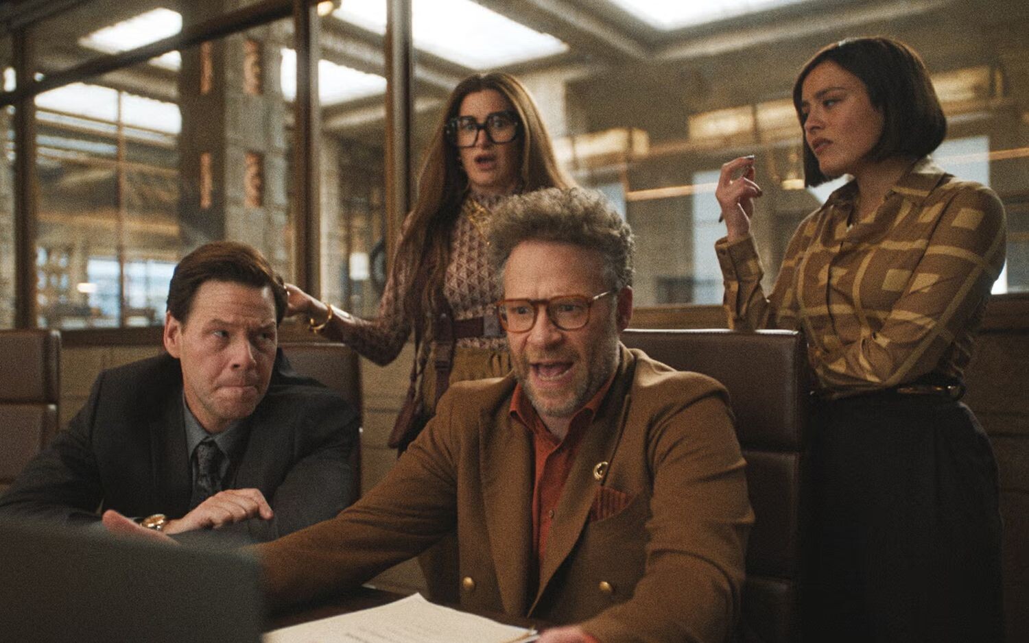 Studio (2025) – recenzja serialu [Apple]. Hollywood od kuchni