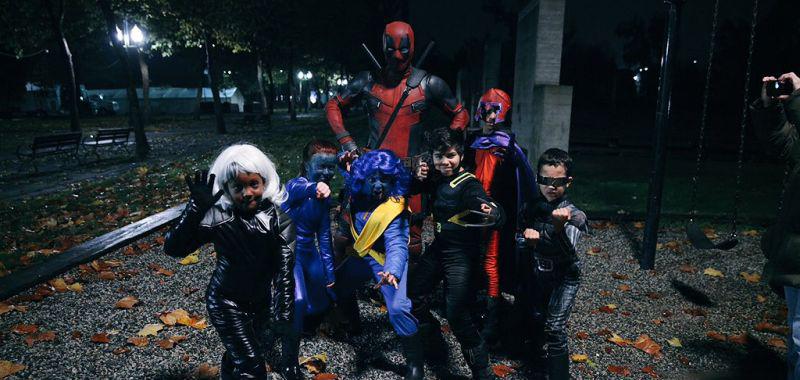 Deadpool wyszedł w Halloween na ulice i krzyczał na małe dzieci. Co?