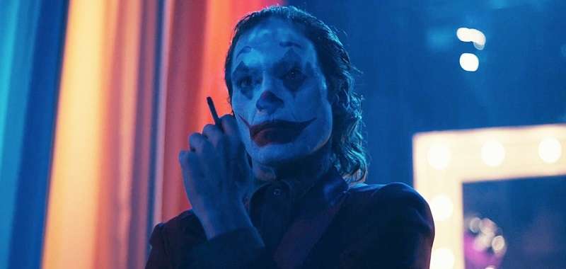 Joker na mocnym zwiastunie. ‎Joaquin Phoenix pokazuje swoje nowe oblicze