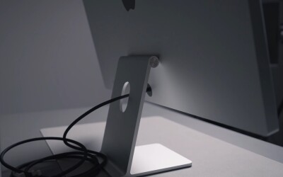 Apple Studio Display zbiera baty od klientów. Z monitora za 8 tysięcy zł lepiej nie wyciągajcie kabla