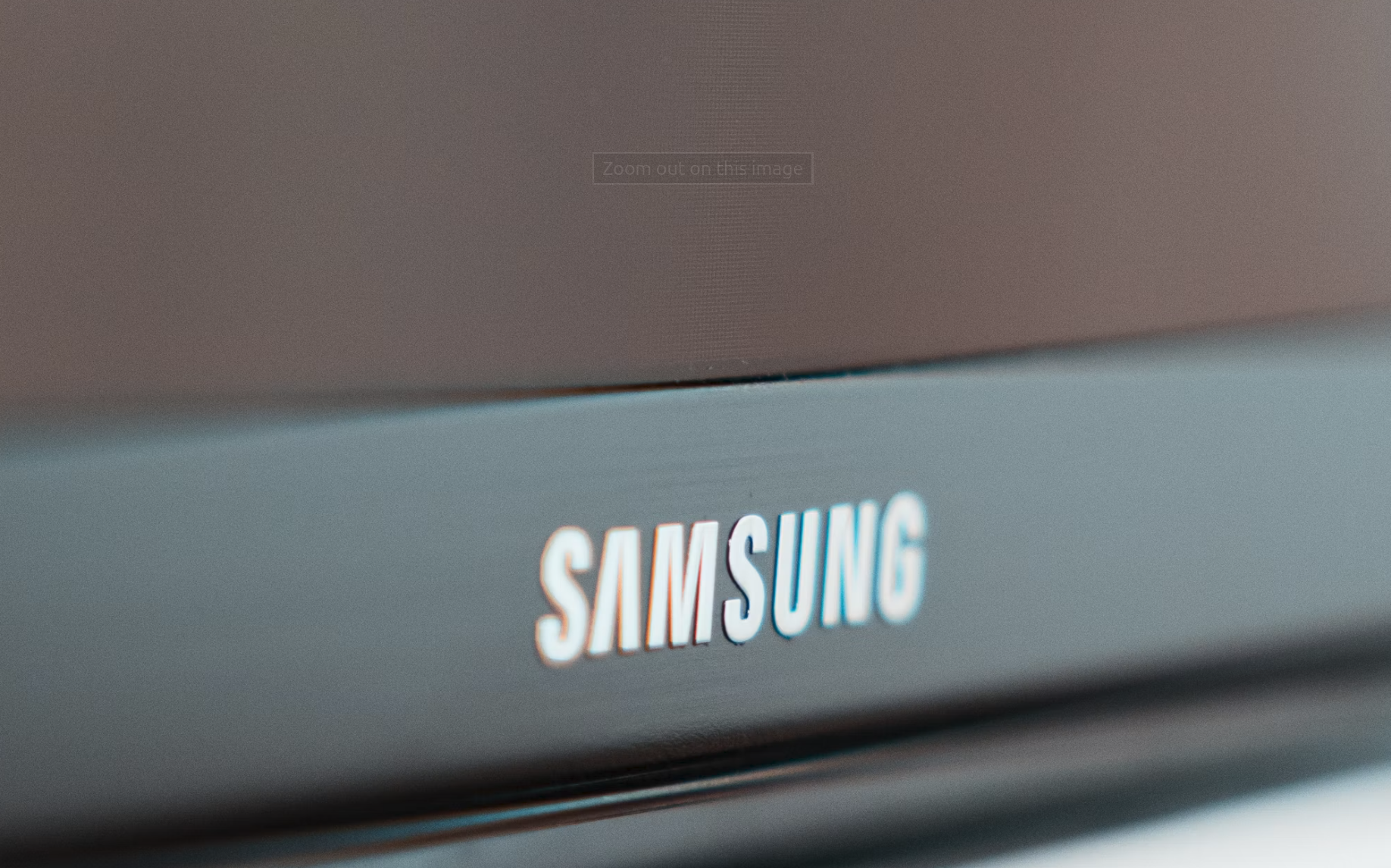 Samsung wprowadza monitory, jakich brakowało. To małe OLED-y