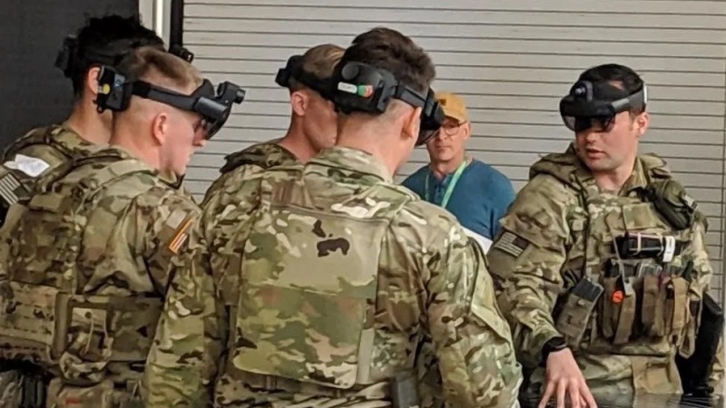 Microsoft wyposaży amerykańską armię w gogle HoloLens. Umowa zapewni olbrzymi zysk