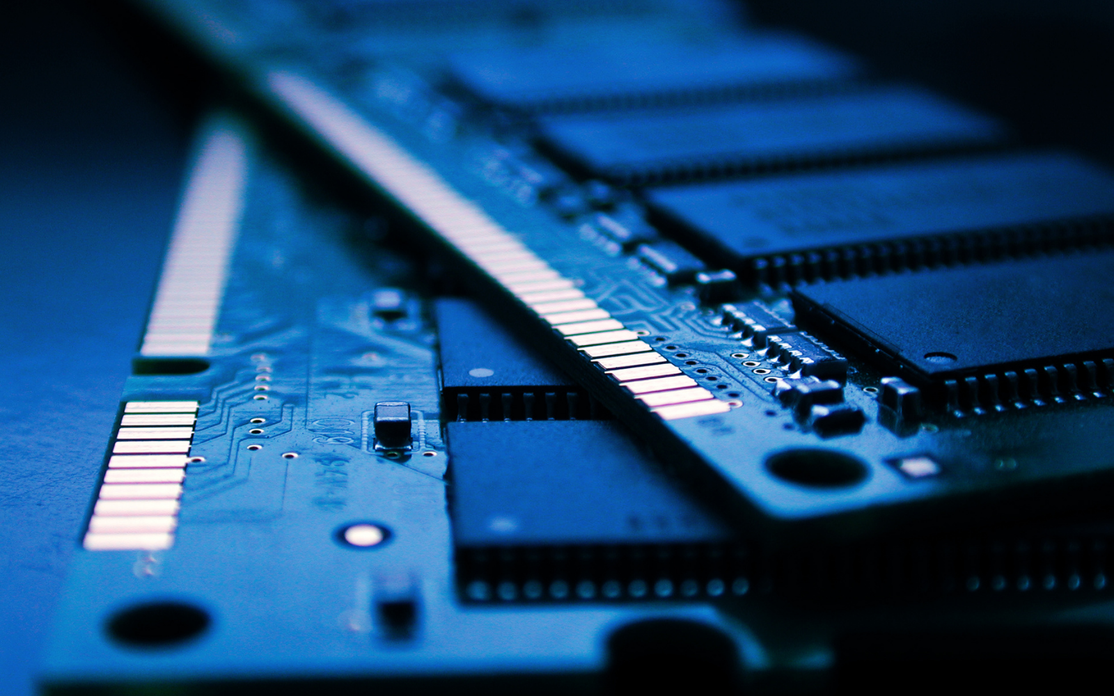 Ceny pamięci RAM dopiero WYSTRZELĄ? Jeden z czołowych producentów rezygnuje z produkcji dla konsumentów