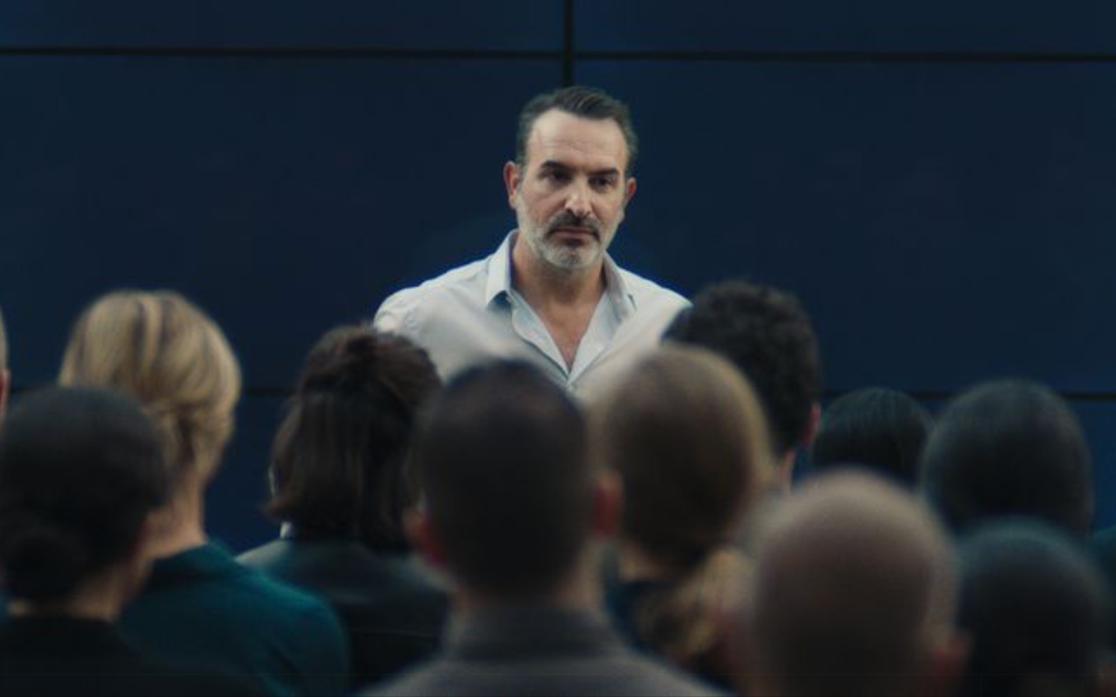 Listopad (2022) – recenzja i opinia o filmie [Kino Świat]. Szef policji