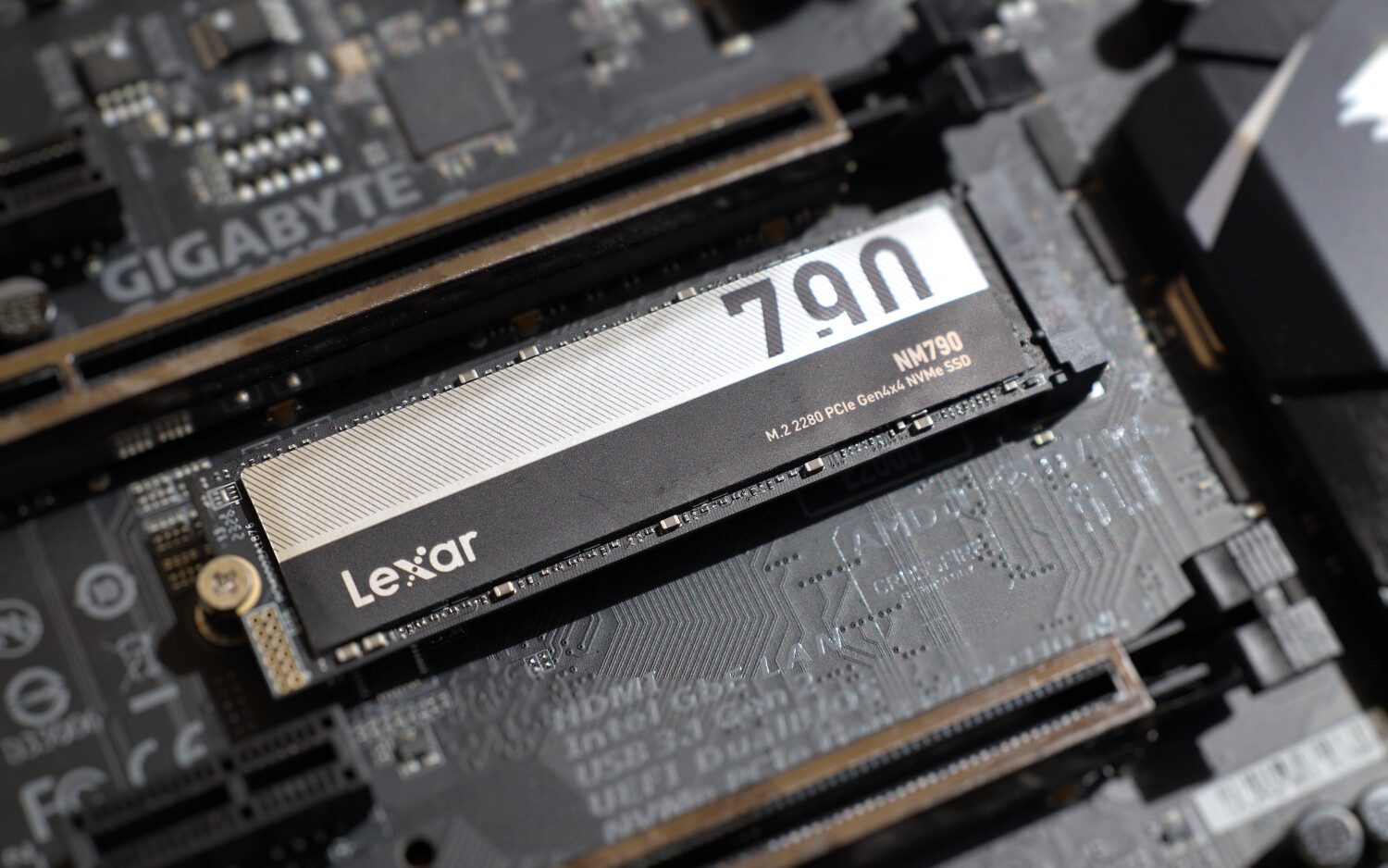 Dwa uwielbiane, bestsellerowe dyski SSD Lexar i Kingston 1 TB do PC/PS5 od 299 zł