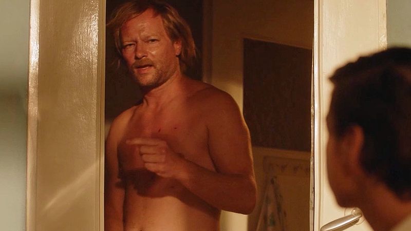 Powrót do tamtych dni (2021) - recenzja filmu [Kino Świat]. Lato, przyjaźń i tata z Ameryki