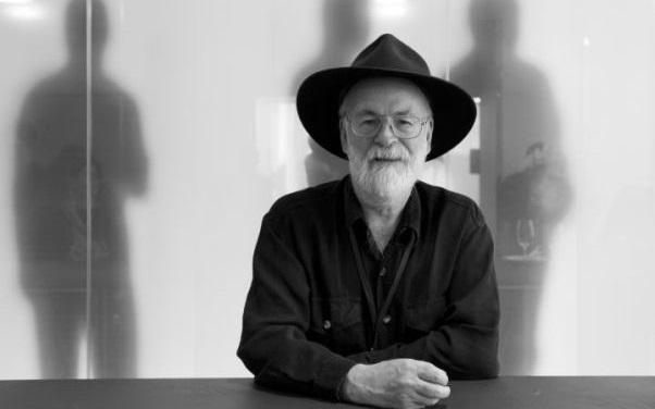 Słynny brytyjski pisarz Terry Pratchett nie żyje - twórca „Świata Dysku”