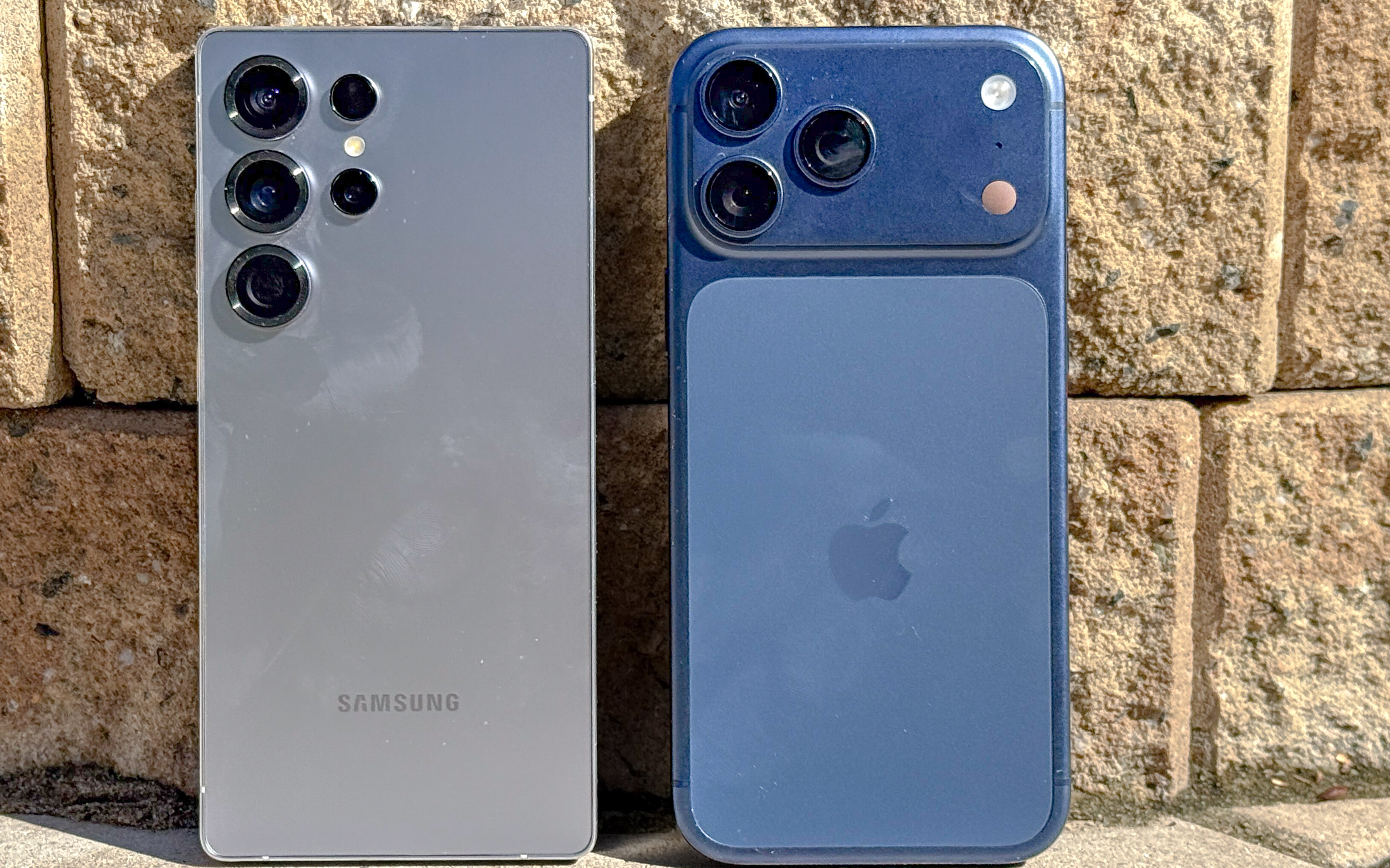 Samsung Galaxy S26 Ultra deklasuje iPhone 17 Pro Max. Flagowiec Apple zmierzy się z 