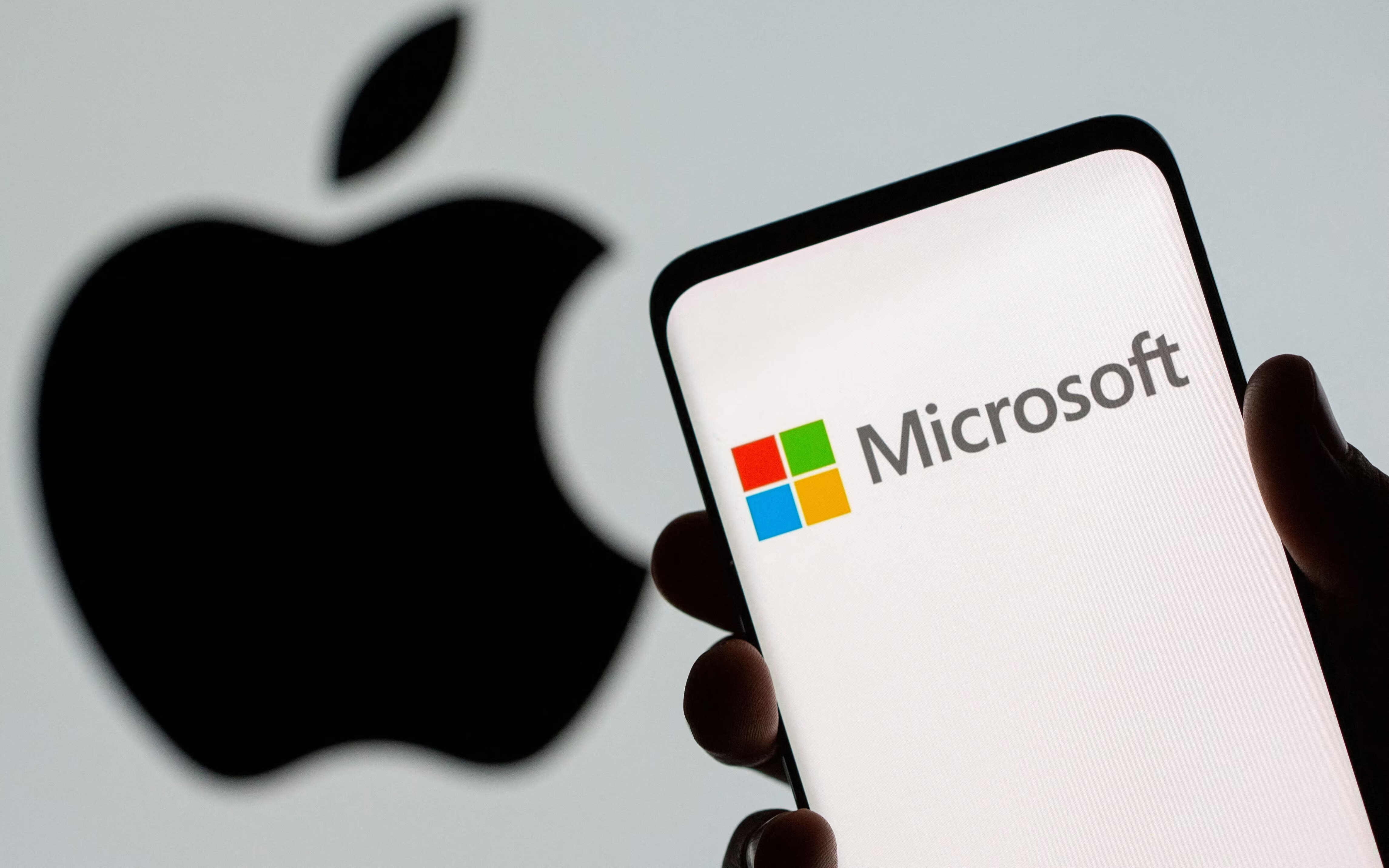 Microsoft / Apple