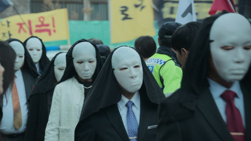 Hellbound (2021) - recenzja serialu [Netflix]. Przypowieść o Kool-Aid manie, po koreańsku