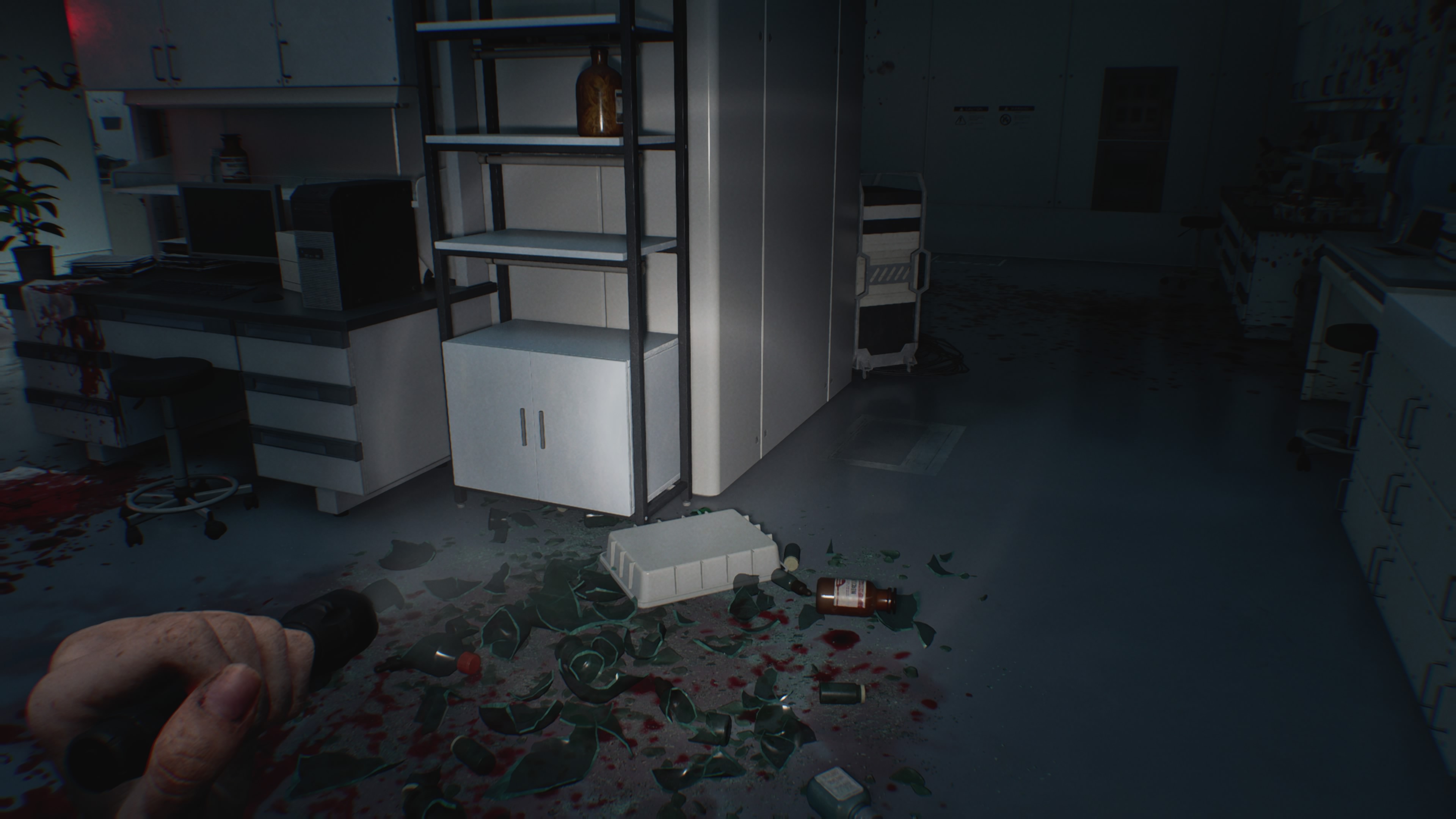 Resident Evil Requiem - Grace: dolne poziomy ARK, dźwig, Licker, Lizacz, karta magnetyczna, westybul, sfery