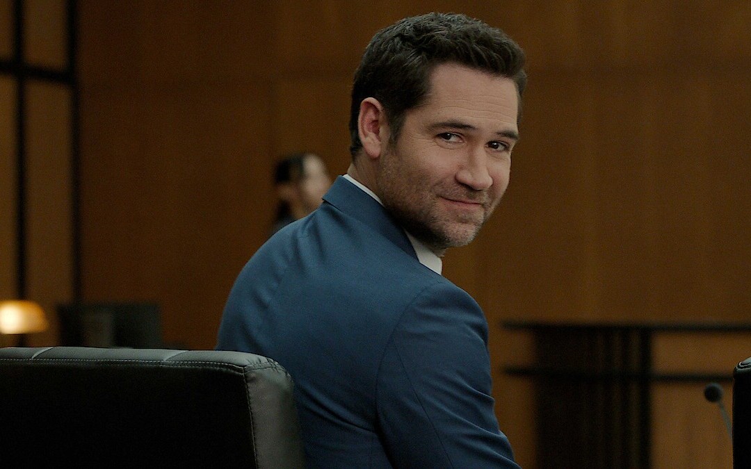 Prawnik z Lincolna (2022) - recenzja serialu [Netflix]. Mickey Haller wrobiony