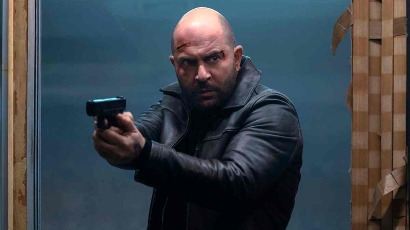 Hit &amp; Run (2021) – recenzja serialu [Netflix]. Pościg za prawdą od twórców Faudy