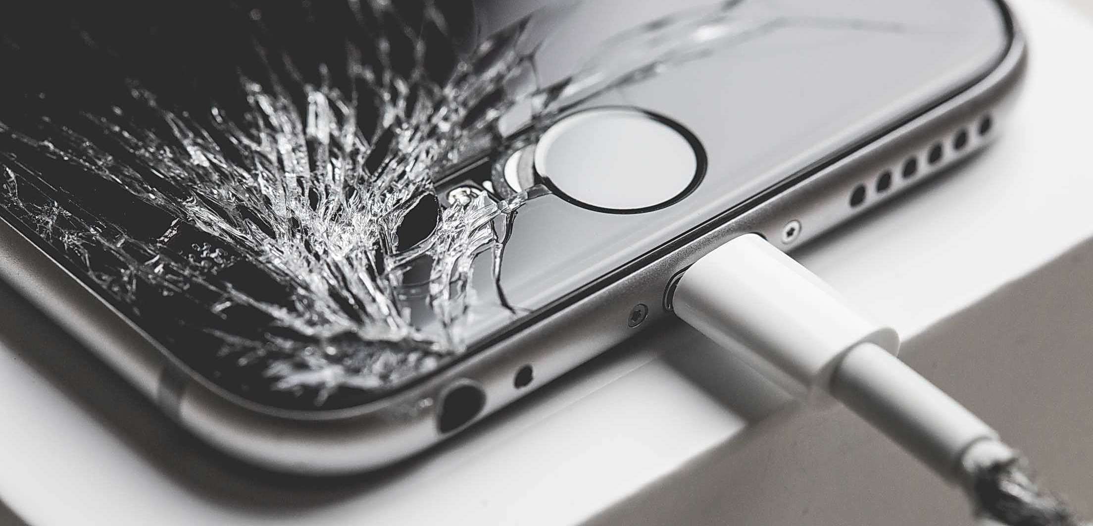 Zwalniające iPhone&#039;y. Apple próbuje załagodzić sytuację tańszą wymianą baterii
