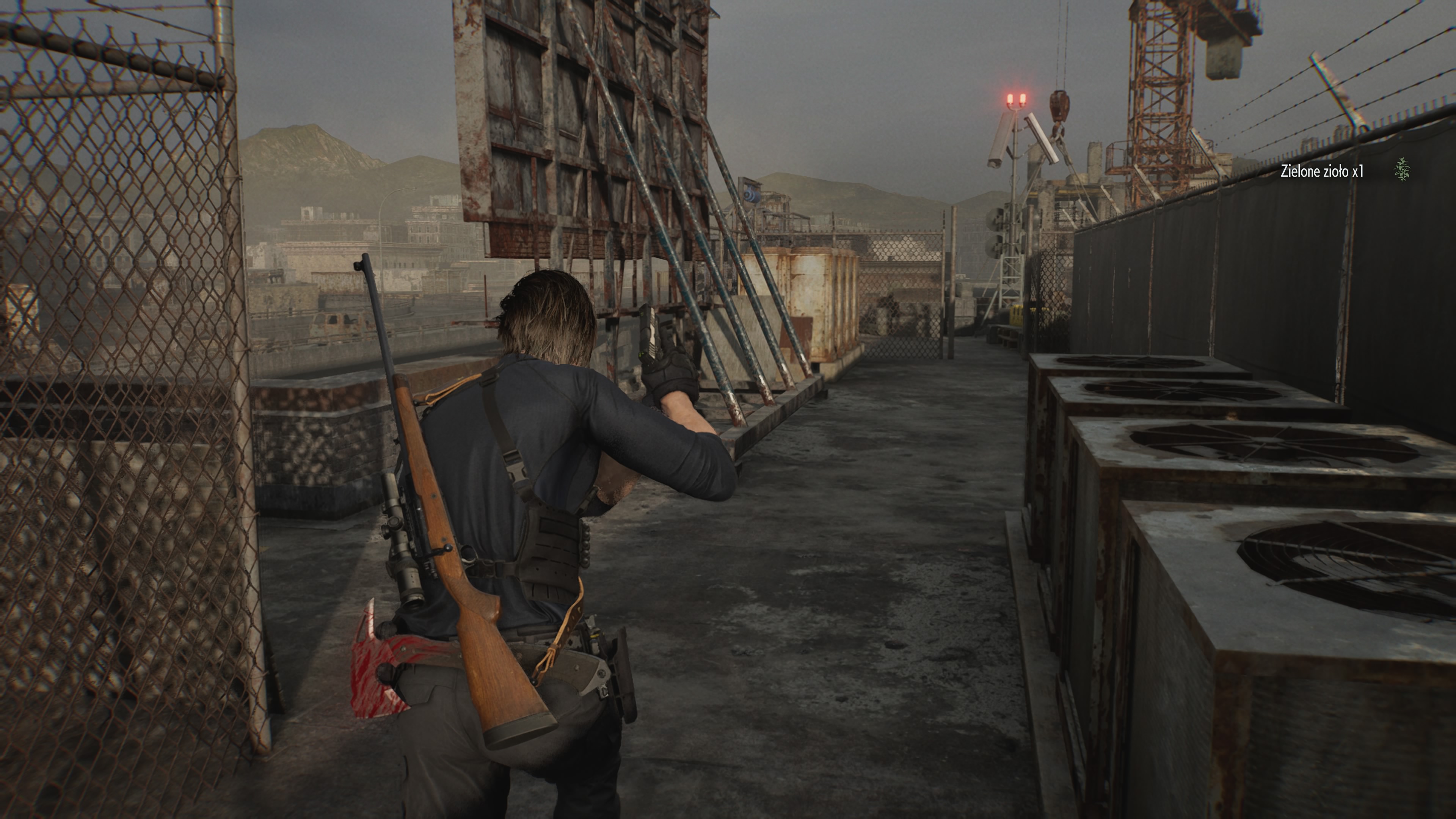 Resident Evil Requiem - Leon: brama, barykada, detonator, obóz BSAA, magazyn, dystrybutor, parking, baterie