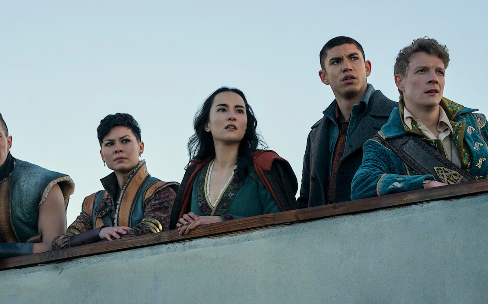 Cień i kość (2023) – recenzja i opinia o 2. sezonie serialu [Netflix]. Alina i Mal na statku korsarzy