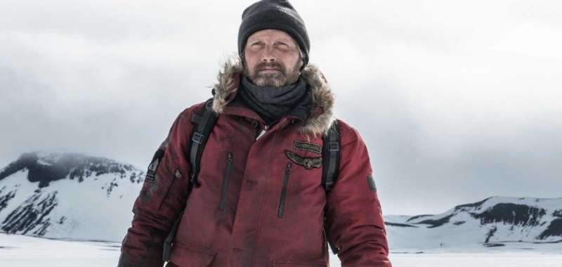 Arktyka – recenzja filmu. Zimno, że aż strach