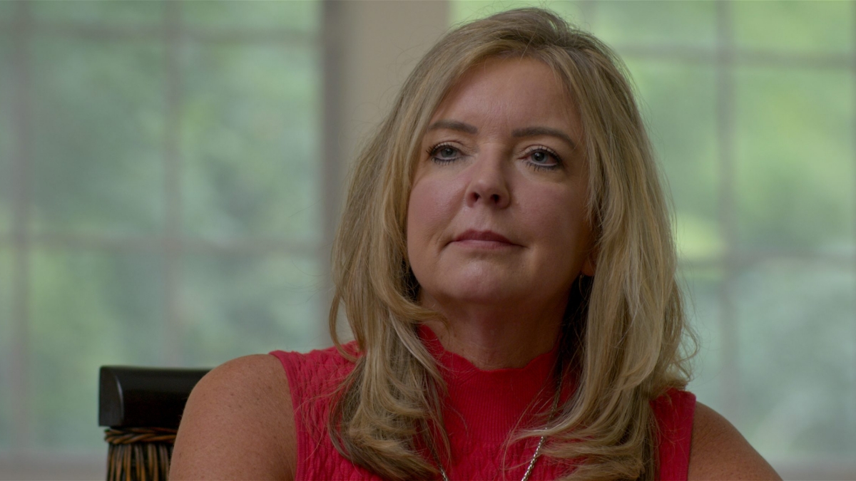 Wielki przekręt (2022) – recenzja i opinia o serialu [Apple TV+]. Jeden ze świadków