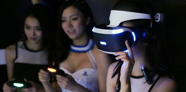 Zobacz zabawę PlayRoom VR przy użyciu gogli PlayStation VR