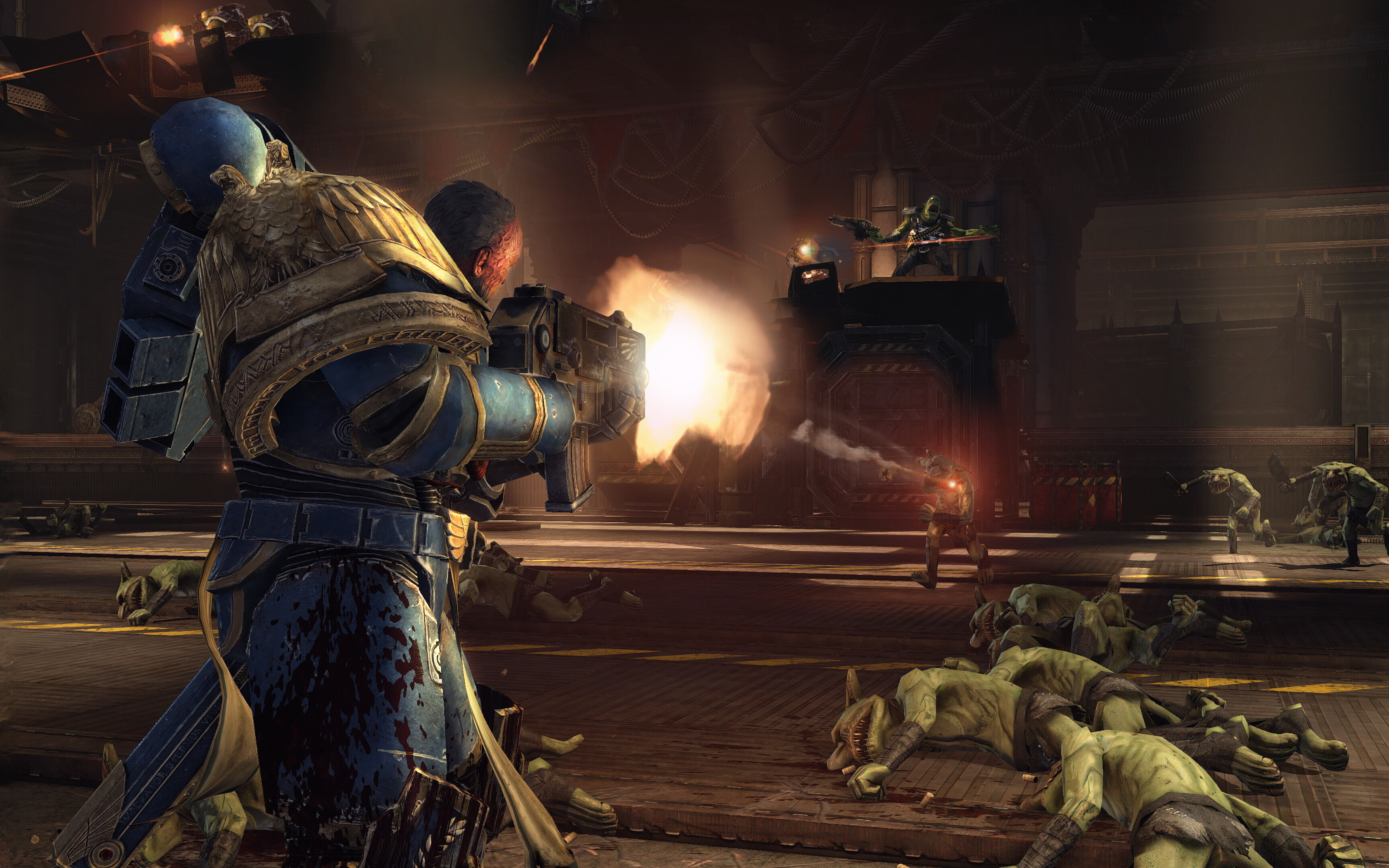 Warhammer 40,000: Space Marine - Master Crafted Edition - Titus strzela do orków