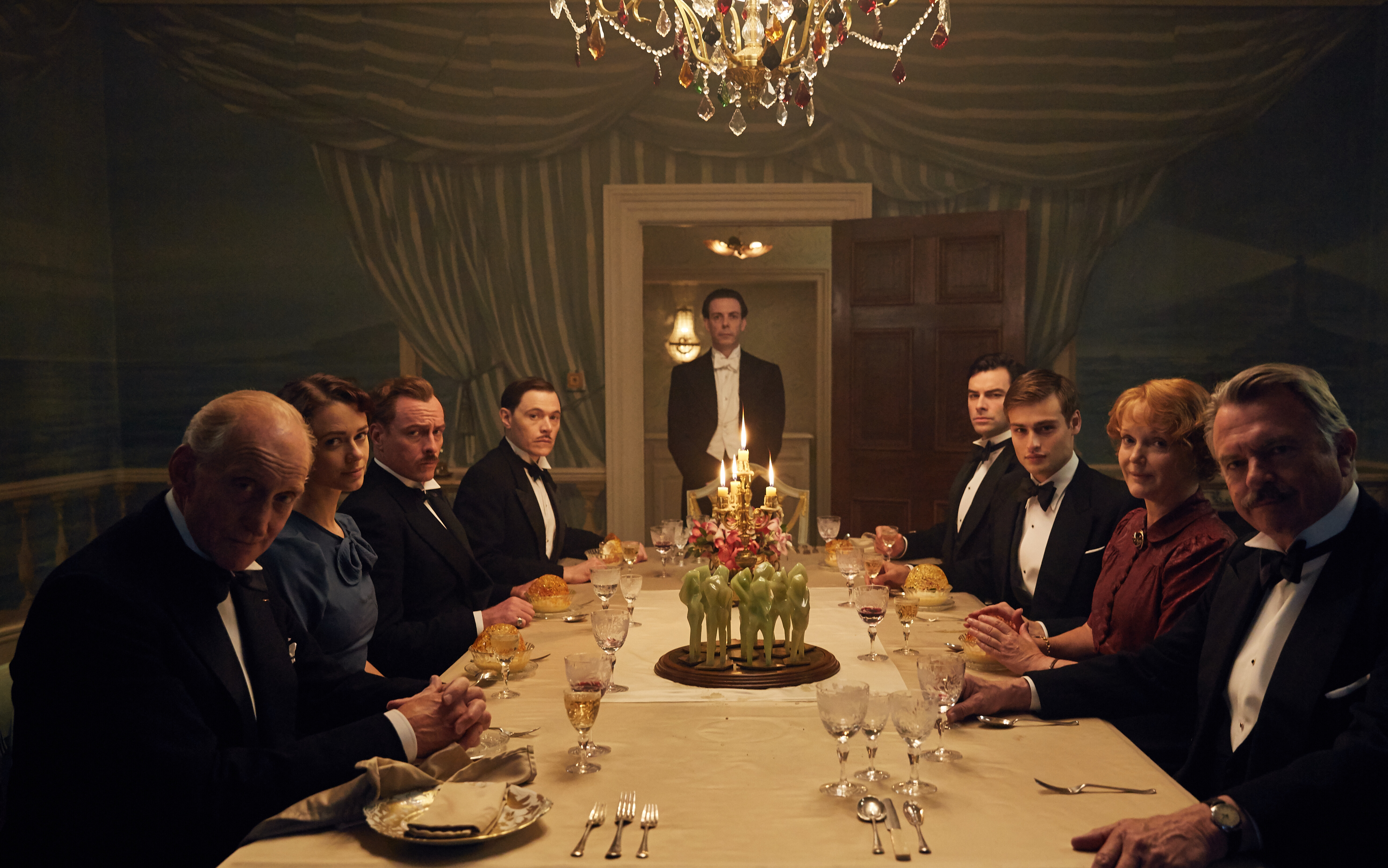 I nie było już nikogo (2015) - recenzja serialu [BBC]. Tak się adaptuje Agathę Christie