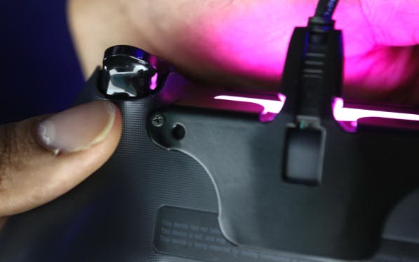Czy kiedykolwiek wyłączymy diodę LED z przodu DualShocka 4?