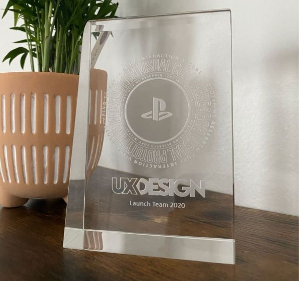 PS5 ze specjalnym DualSense. Sony nagrodziło swój zespół świetnym prezentem