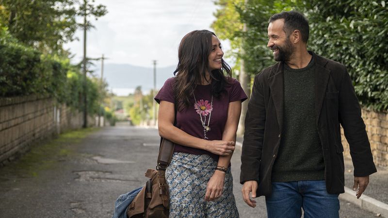 (Nie)długo i szczęśliwie (2021) - recenzja filmu [Best film]. Cztery historie o trudnej miłości