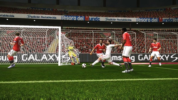 Konami załata Pro Evolution Soccer 2012